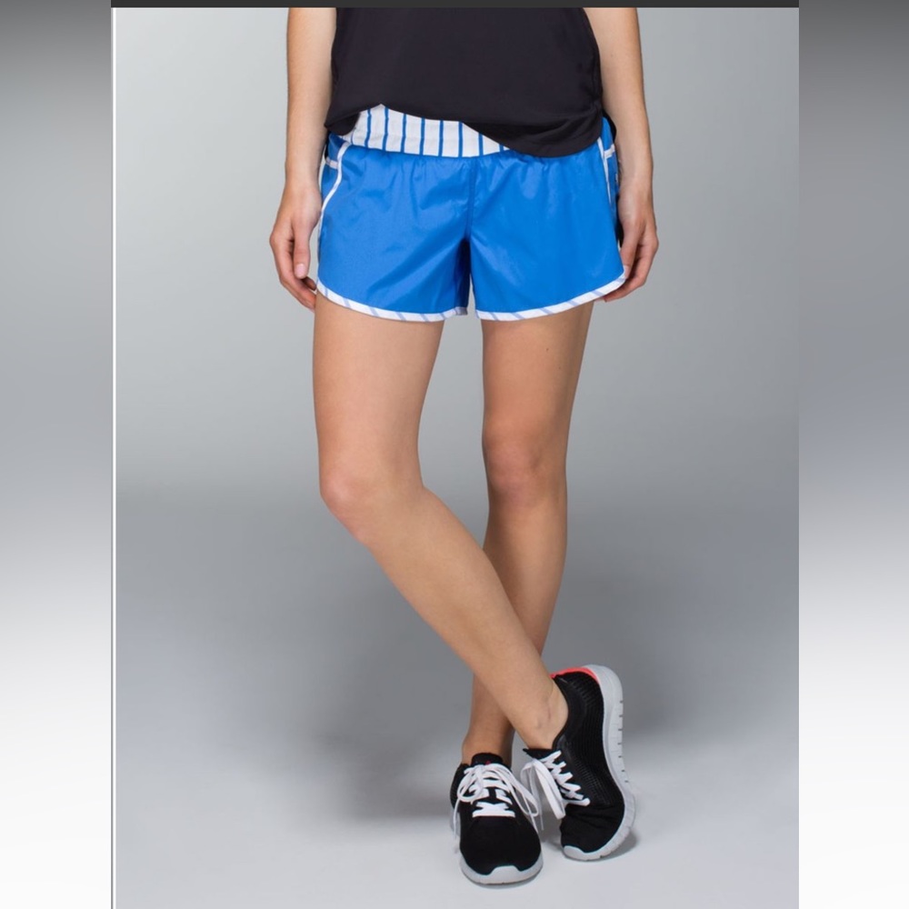 Lululemon tracker shorts 4” inseam size 6 pipe dream blue and white stripe